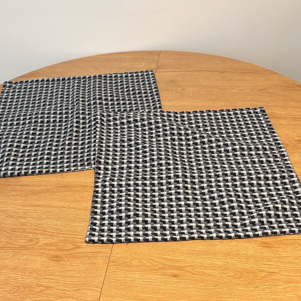Black and White Houndstooth Pillowcases